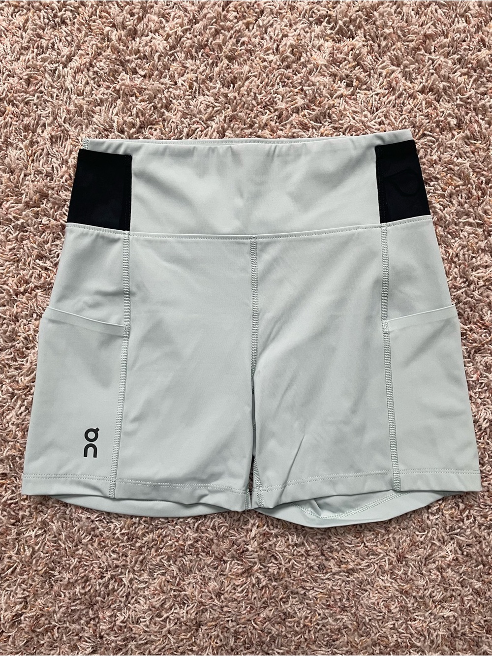 On Cloud Running Women’s Light Blue Gym Running Shorts Size S Mesh Accent Active